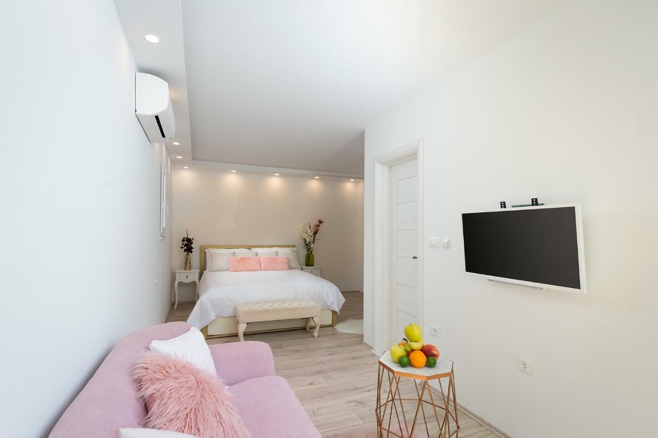 Apartments Mediteraneo Vrsar Exterior photo